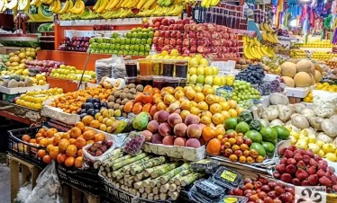 Assortment of seasonal fruits at Puebla market – fresh produce highlighting traditional Mexican flavors and culinary heritage.